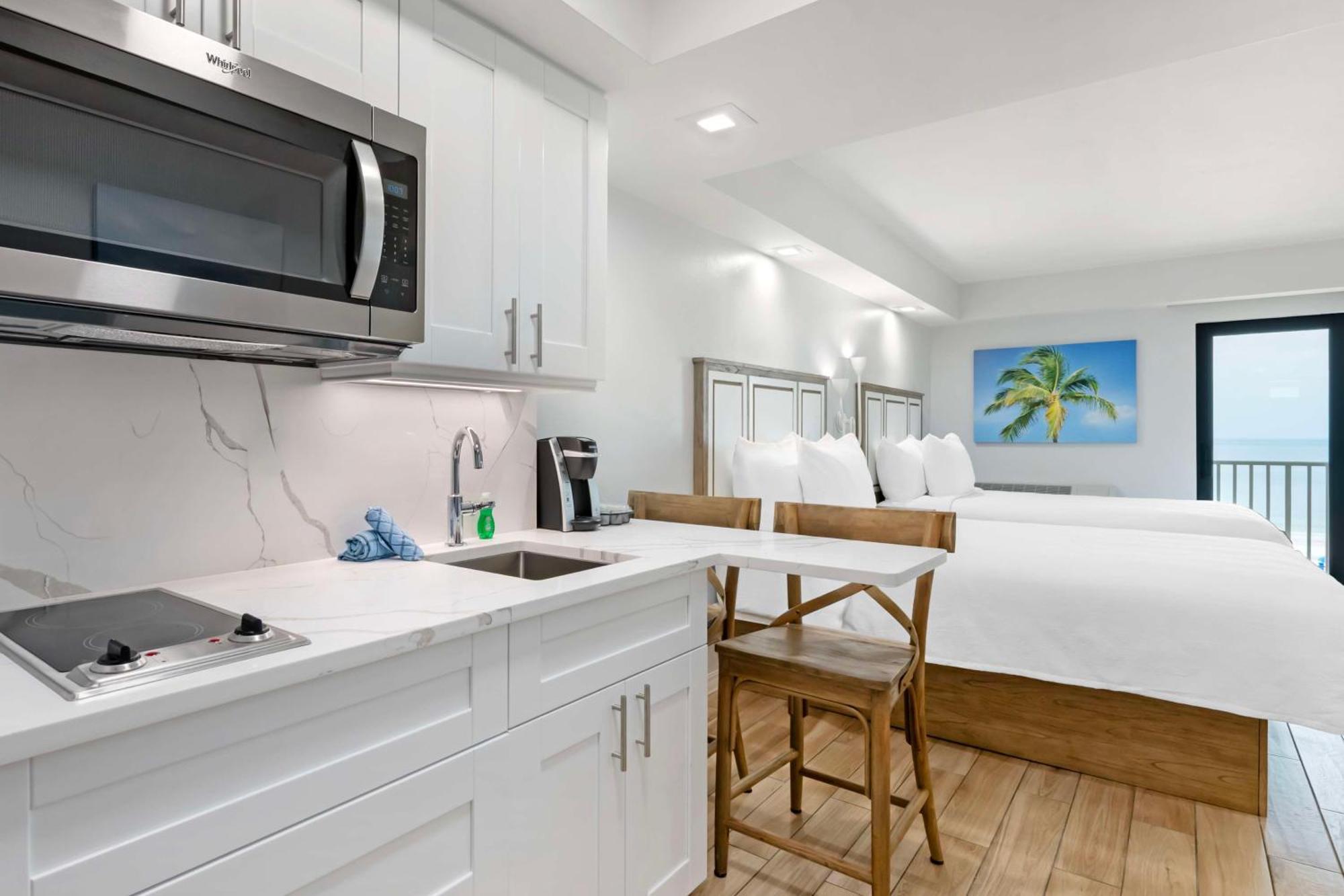Double Room Two Double Beds Balcony Gulf View Kitchen Non-Smoking,1661653351:JPEG